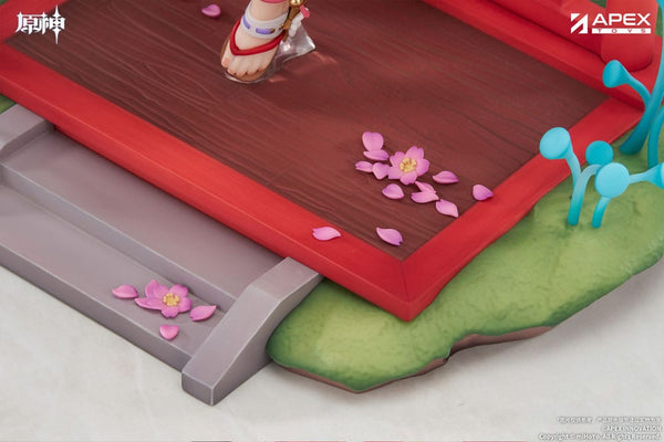 Genshin Impact - Yae Miko: Astute Amusement Ver. - PVC Statue 1/7 (28 cm)