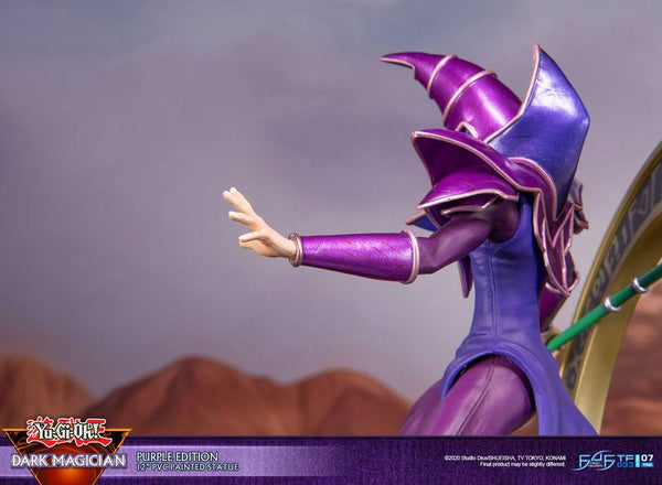 Yu-Gi-Oh! - Dark Magician: Purple Version - PVC Statue (29 cm)