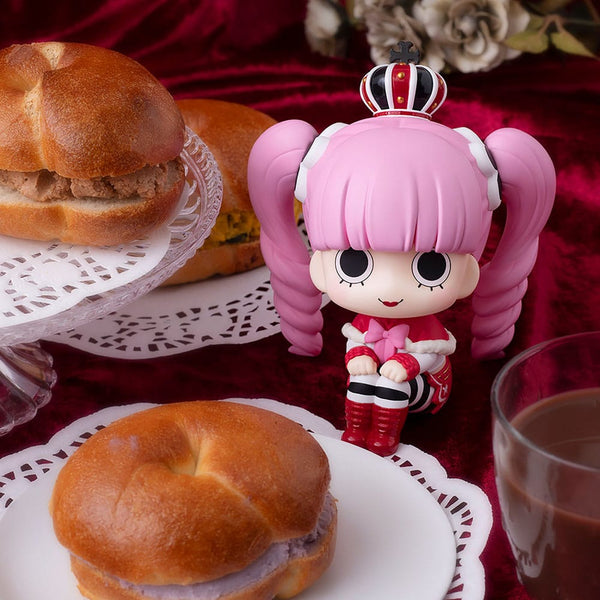 One Piece - Perona - Look Up PVC Statue (11 cm)