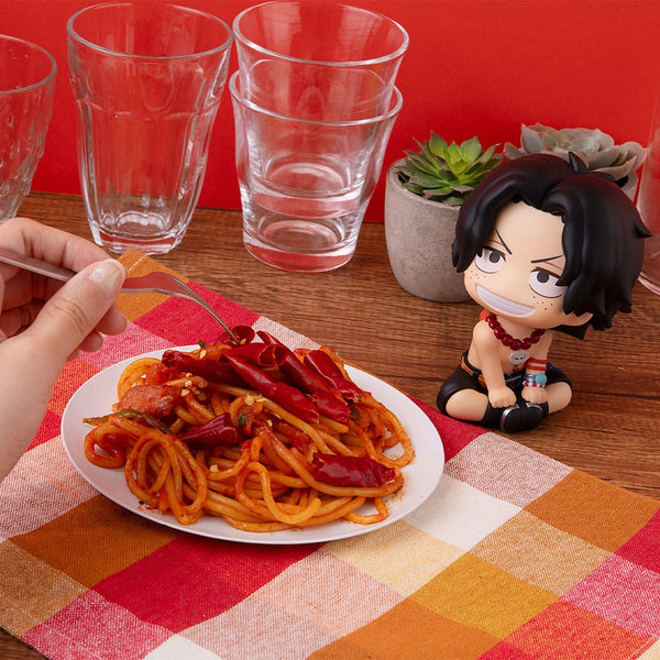 One Piece - Portgas D. Ace - Look Up PVC Figur (11 cm)