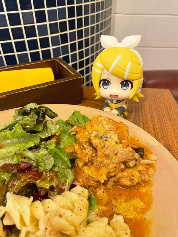 Vocaloid - Kagamine Rin - Look Up PVC Statue (11 cm)