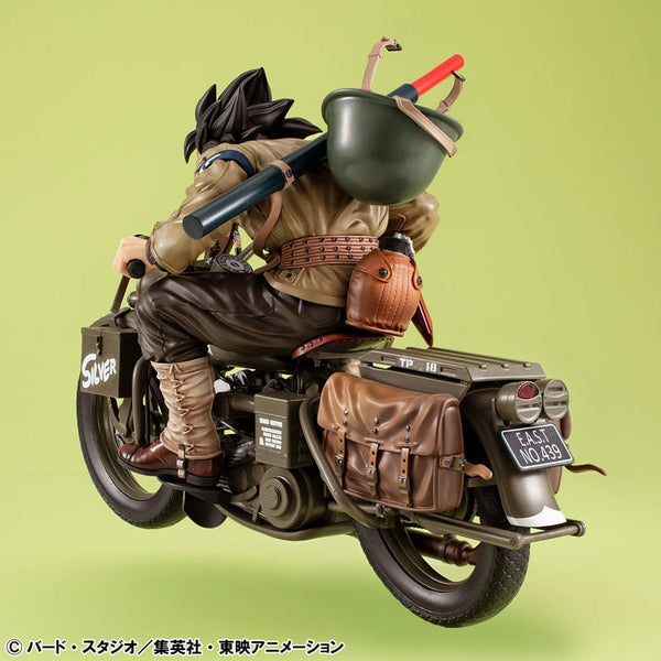 Dragonball Z - Son Goku & Motorcykel - Desktop Real PVC Diorama (18 cm)