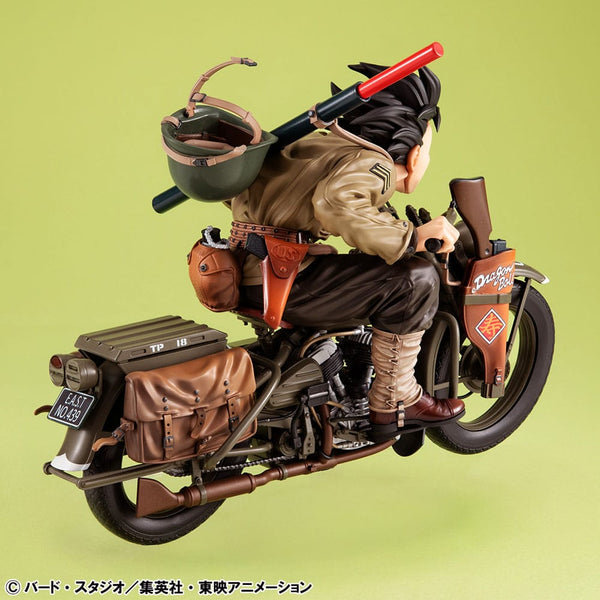 Dragonball Z - Son Goku & Motorcykel - Desktop Real PVC Diorama (18 cm)