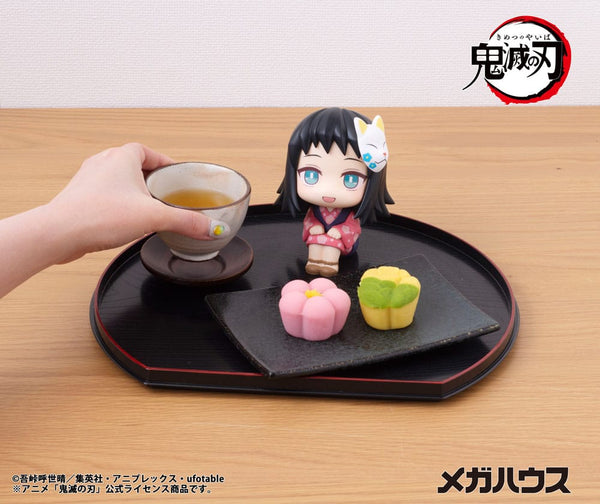 Demon Slayer: Kimetsu no Yaiba - Makomo - Look Up PVC Statue (11 cm)