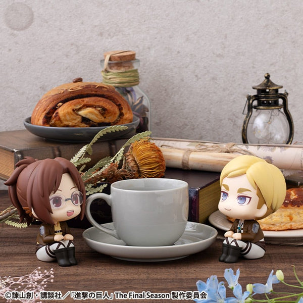 Attack on Titan - Hange Zoe & Erwin Smith - Look Up PVC Statues (med gave) (11 cm)