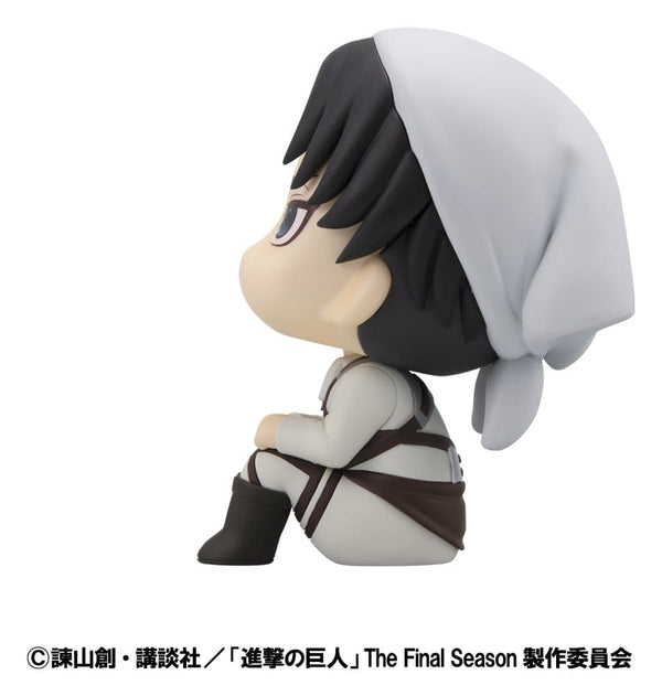 Attack on Titan - Levi: Cleaning up Ver. & Mikasa Ackerman (med gave) - Look Up PVC Statues (11 cm)