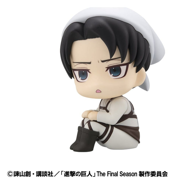 Attack on Titan - Levi: Cleaning up Ver. & Mikasa Ackerman (med gave) - Look Up PVC Statues (11 cm)
