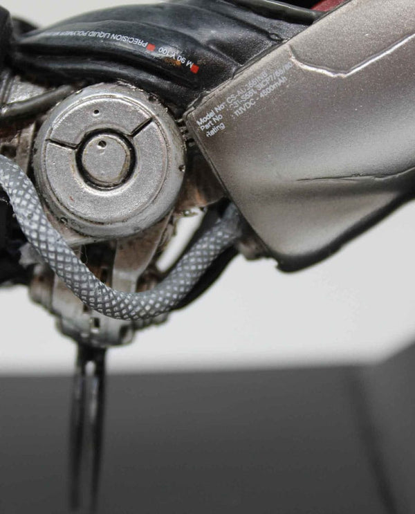 Cyberpunk: Edgerunners - Silverhand Arm - Replica (30 cm)