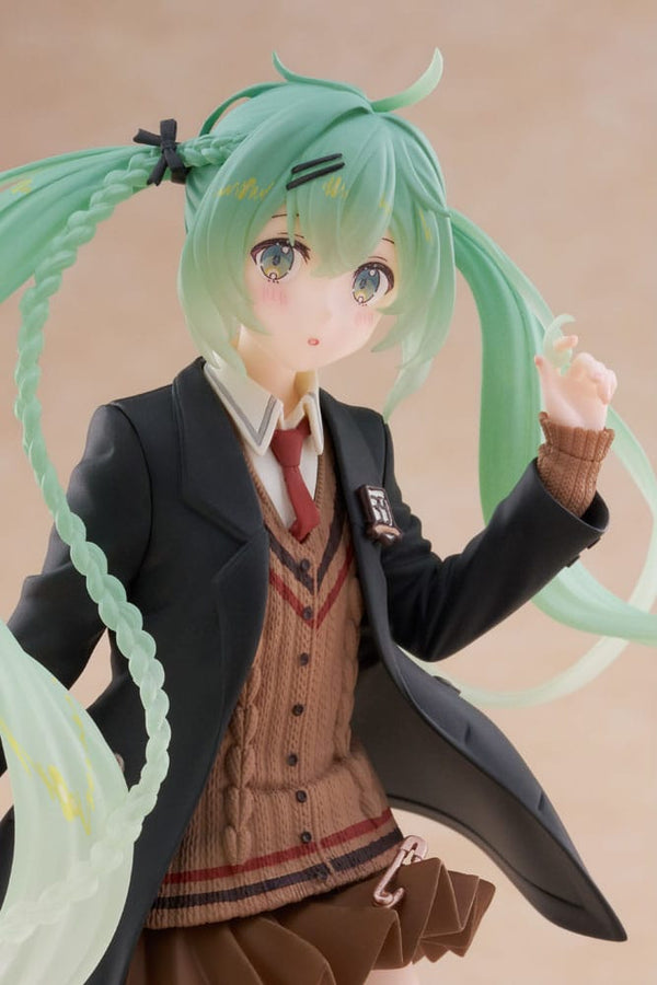 Vocaloid - Hatsune Miku: Fashion Preppy Ver. - PVC Statue (18 cm)