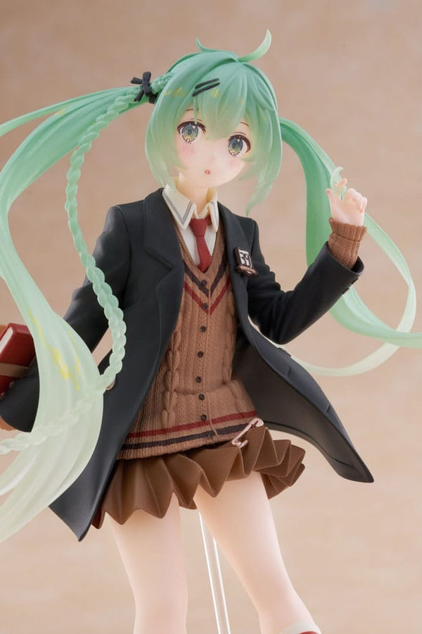Vocaloid - Hatsune Miku: Fashion Preppy Ver. - PVC Statue (18 cm)