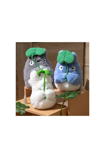 Min Nabo Totoro - Totoro with leaf (21 cm) - Bamse (Forudbestilling)