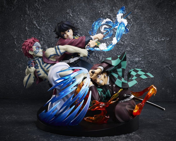 Demon Slayer: Kimetsu no Yaiba - Tanjiro Kamado & Giyu Tomioka & Akaza - PVC Figur (13 cm)