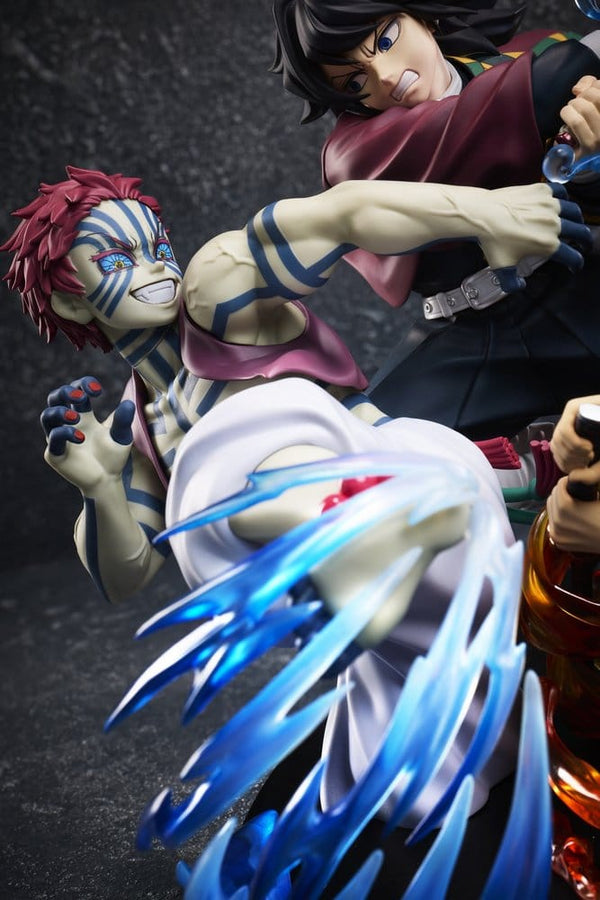 Demon Slayer: Kimetsu no Yaiba - Tanjiro Kamado & Giyu Tomioka & Akaza - PVC Figur (13 cm)