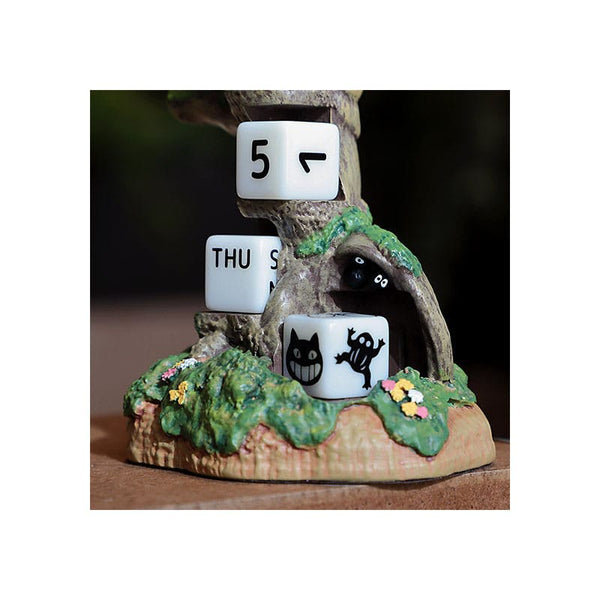 Min Nabo Totoro - Totoro i træ - evighedskalender