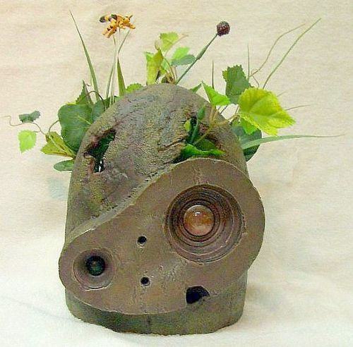 Castle in the Sky - Robot Hjelm - Urtepotte (31 cm)