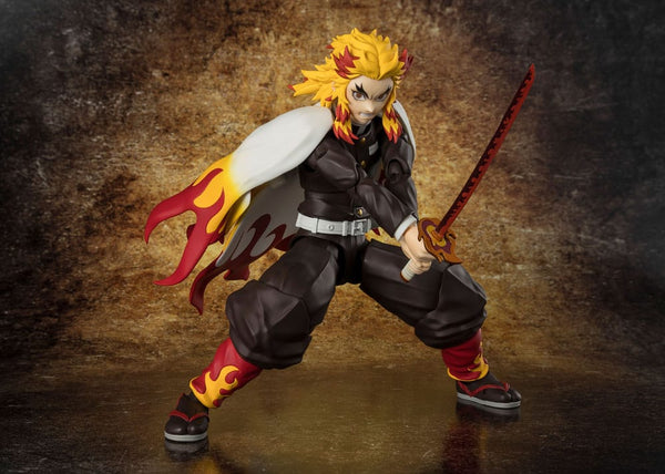 Demon Slayer: Kimetsu no Yaiba - Kyojuro Rengoku - S.H.Figuarts Action Figur (15 cm)
