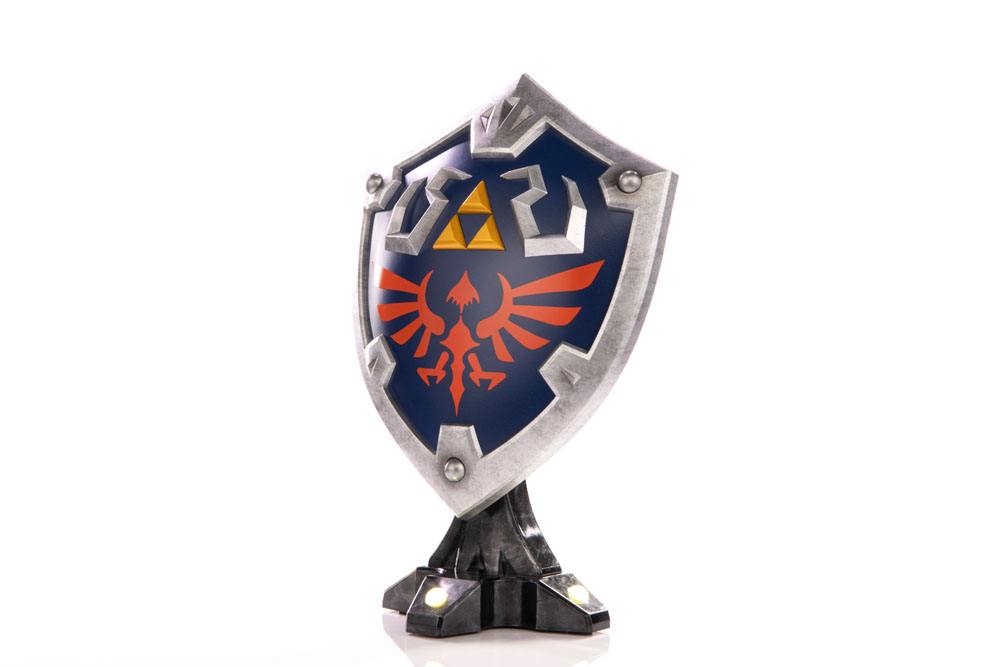 The Legend of Zelda: Breath of the Wild - Hylian Shield: Collector's Edition Ver. - PVC Statue (29 cm)