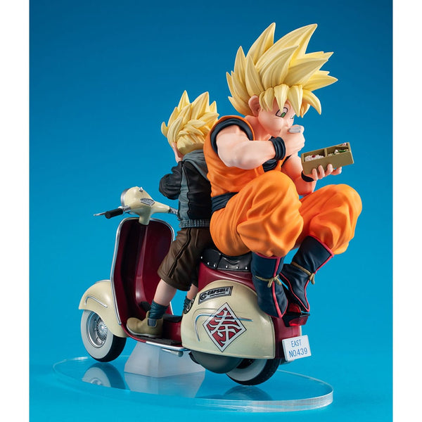 Dragon Ball Z - Son Goku & Son Gohan på Scooter: Desktop Real McCoy ver. - PVC figur