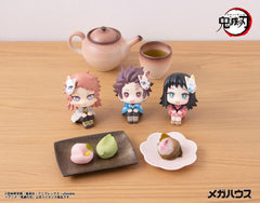 Demon Slayer: Kimetsu no Yaiba - Makomo - Look Up PVC Statue (11 cm)