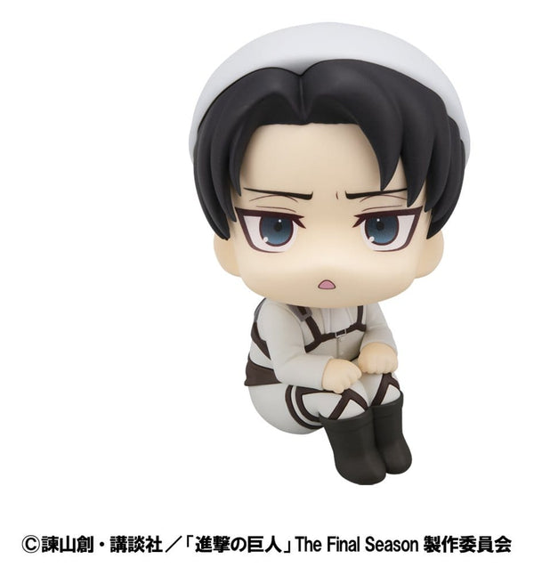 Attack on Titan - Levi: Cleaning up Ver. & Mikasa Ackerman (med gave) - Look Up PVC Statues (11 cm)