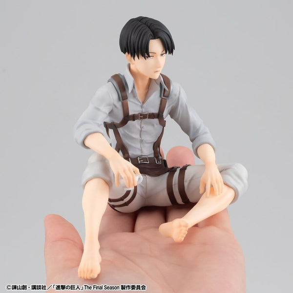 Attack on Titan - Levi: Squad Captain Ver. - G.E.M. Serie PVC Figur (9 cm)