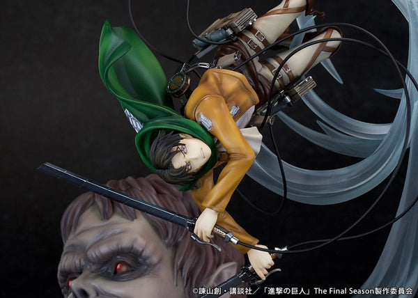 Attack on Titan - Levi vs Beast Titan Ver. - 1/7 PVC Figur