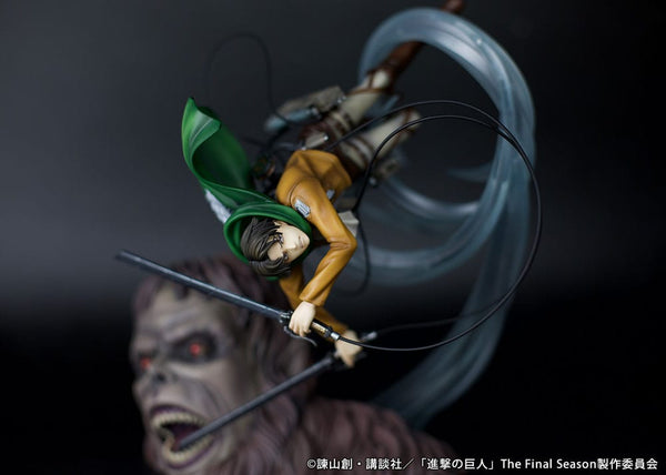 Attack on Titan - Levi vs Beast Titan Ver. - 1/7 PVC Figur