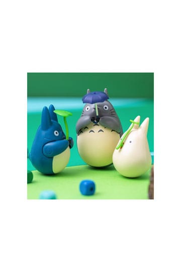 Min nabo Totoro - Mid Totoro with leaf  - Figur (Forudbestilling)