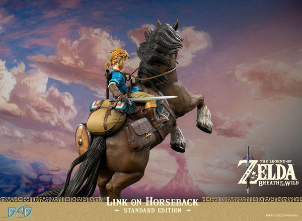 The Legend of Zelda -  Link on Horseback - PVC Figur (Forudbestiling)